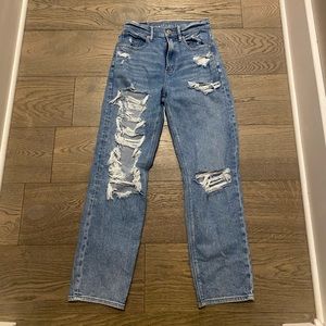 American Eagle High Rise 90’s Boyfriend Jeans